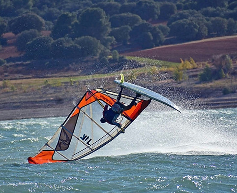 mid_44959 671-el-embalse-alarc-n-fue-epi